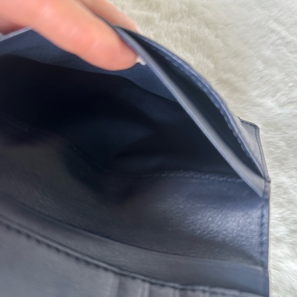 Tory Burch Blue Quilted Wallet - Picture 8 of 10